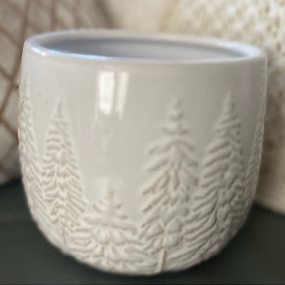 Pretty WHITE Ceramic SNOWY EVERGREEN TREES Candle Holder PLANTER Container - Picture 4 of 12